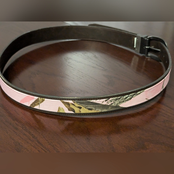 Realtree Pink Camo L/XL Belt - Picture 6 of 8